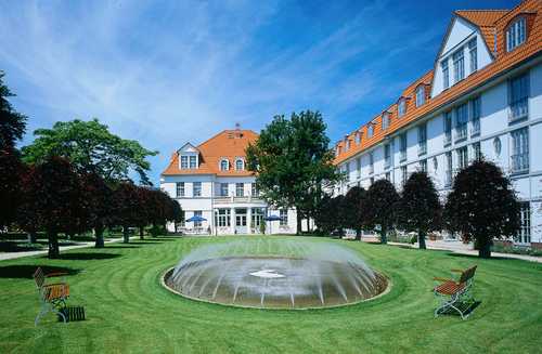 Wir begegnen jedem Menschen mit echter Gastfreundschaft. Herzlich Willkommen im Vier-Sterne-Superior-Hotel Villa Heine! (Bildrechte: Hotel Villa Heine) Wir begegnen jedem Menschen mit echter Gastfreundschaft. Herzlich Willkommen im Vier-Sterne-Superior-Hotel Villa Heine! (Bildrechte: Hotel Villa Heine)