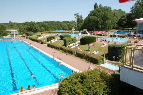 Das Freibad im AQUANTIC - Schwimmpark am Osterfeld in Goslar<br>(Bild: Stadtwerke Goslar, Bäderbetrieb)