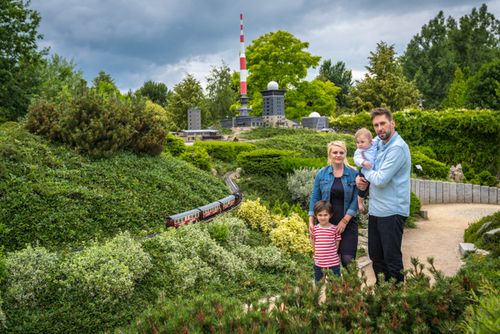 Besuchen Sie die <b>Themengärten des Bürgerparks</b> oder machen Sie einen Abstecher in den <b>Miniaturenpark Harz</b>. (Bild: Park und Garten GmbH Wernigerode)