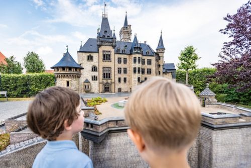 Das weithin sichtbare und märchenhafte <b>Schloss von Wernigerode</b>.<br>(Bild: Park und Garten GmbH Wernigerode)