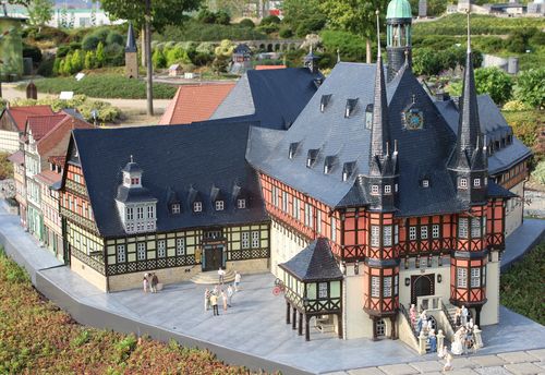 Im <b>Wernigeröder Rathaus</b> wird gerade geheiratet... (Bild: IGZ Wernigerode)