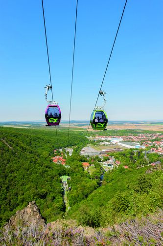 Um auf den Hexentanzplatz zu gelangen, bietet sich eine Fahrt mit den Seilbahnen Thale als besonderes Erlebnis an! (Bild: Bodetal Tourismus GmbH)