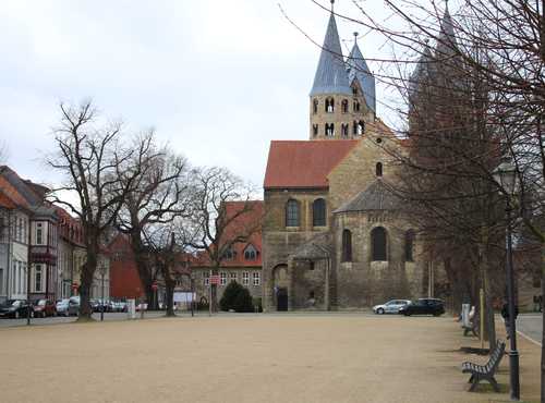 Blick zur Liebfrauenkirche zu Halberstadt (gegenüber des Doms gelegen)<br>(Bild: harztourist)