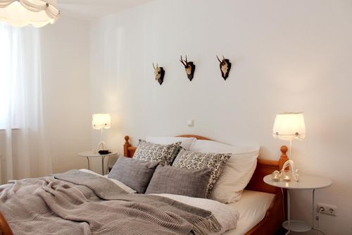 Impression des anderen Schlafzimmers mit Doppelbett.<br>(Bild: S. Fricke-Zeiss)