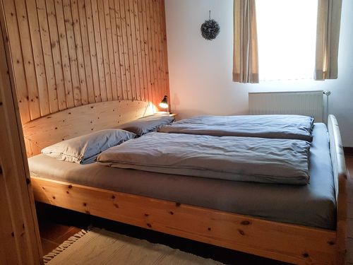 Das zweite Schlafzimmer mit Doppelbett.<br>(Bild: Fam. Härter)