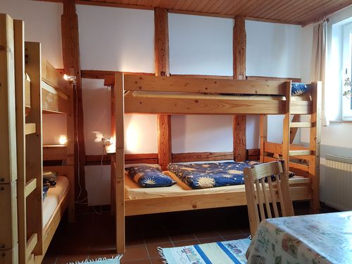 Und hier schlafen die lieben Kleinen - Schlafzimmer 3 mit einem Doppelstockbett.<br>(Bild: Fam. Härter)