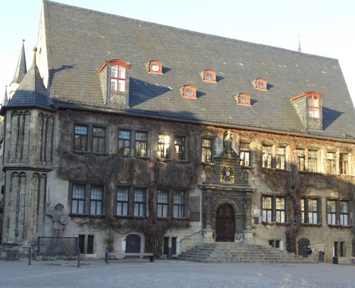 ...oder in das sehenswerte Städtchen Quedlinburg mit seinen unzähligen Fachwerkbauten. (Bild: A. Zahn)