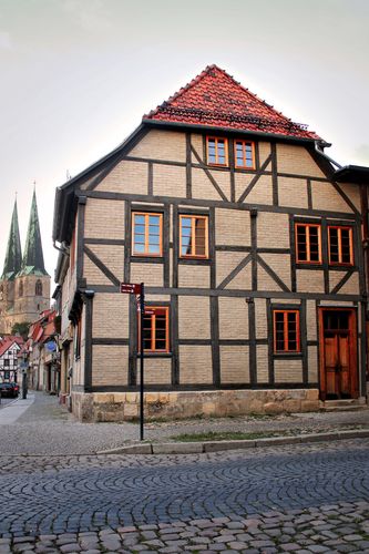 Im Zentrum der Stadt gelegen finden Sie das um 1630 erbaute Fachwerkhaus.<br>(Bild: Fam. Gruber) 