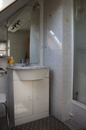 Zu jeder Ferienwohnung gehört ein kleines, aber feines Bad mit Dusche/WC.<br>(Bild: harztourist)