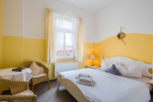 Freundliche, helle Zimmer - ideal nach einer Wanderung durch die Harzwälder...<br>(Bild: K. Wagner)