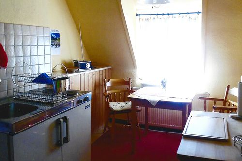 Auch in der Ferienwohnung Barenberg gibt es in der Küche einen gemütlichen Platz für Zwei! (Bild: Familie Glenk)