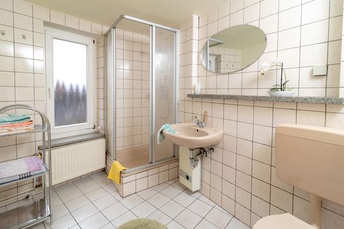 Ihr Bad mit Dusche/WC im Ferienhaus Hillebrand.<br>(Bild: Fam. Hillebrand)