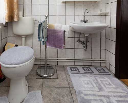 Bad mit Dusche/WC. (Bild: Fam. Krüger)