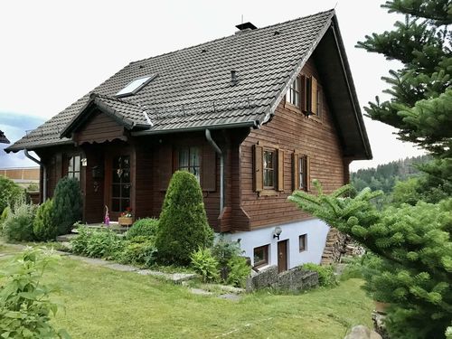 Das wunderschön gelegene <b>Ferienblockhaus Altenau</b> bietet 3 Ferienwohnungen an - einzeln oder komplett.</b>. (Bild: H. Müller)