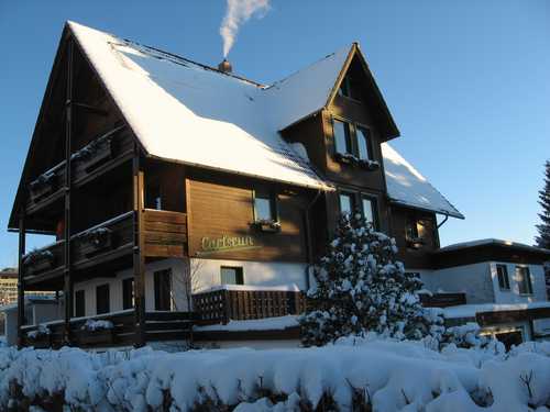 Das Hotel Carlsruh in Braunlage ist auch im Winter eine Reise wert!<br>(Bild: Prof. Dr. H.-G. Koebe)