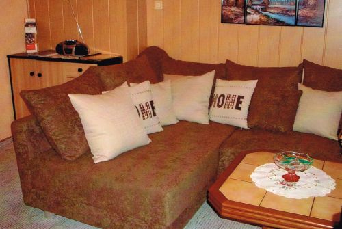 Wohnzimmer mit gemütlicher Sitzecke<br>(Bild: H. Lüddecke)