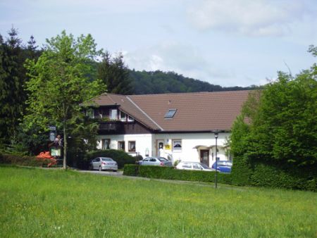 Mehr Informationen über den Gastgeber Pension Harzresidenz - Zimmer und 3-Sterne-Ferienwohnung in Thale OT Altenbrak