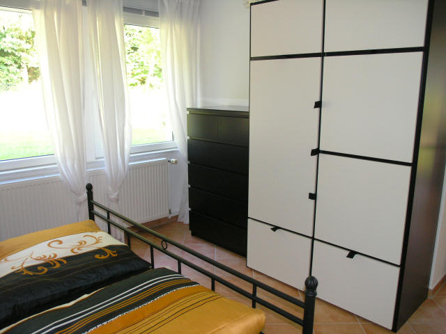 Eines der zwei Schlafzimmer im Schwedenhaus ROT...